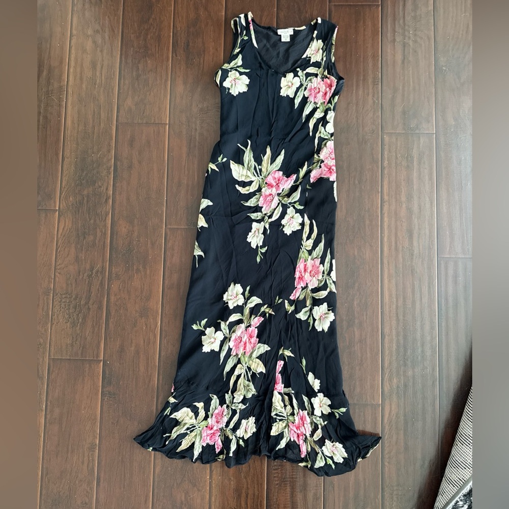 Paradise NY Women's Floral Printed V Neck Size Large. Pre-Owned
